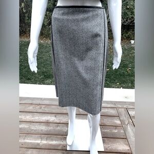 Beymen gray 100% wool skirt at knee fish bone pattern leather trim Eu 44 US 12